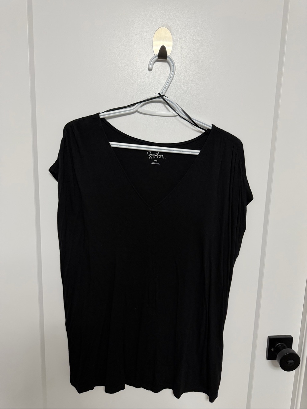 Suzy Shier Black Short-Sleeve V-Neck Tee